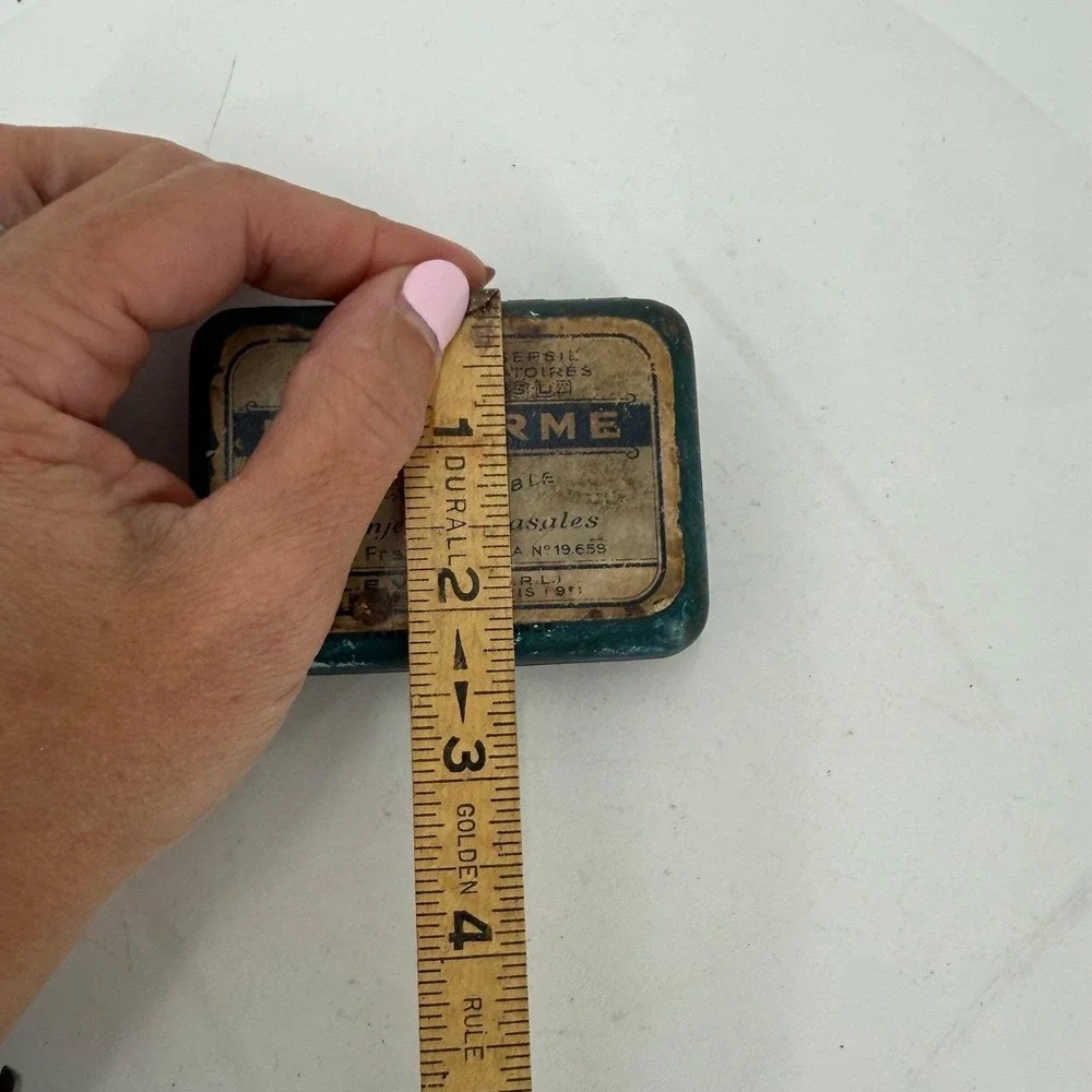 Vtg French pharmacy tin 